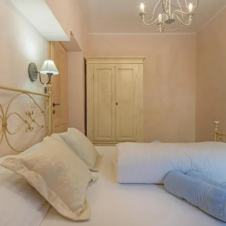 Nice Apartment In Pula With Kitchen *