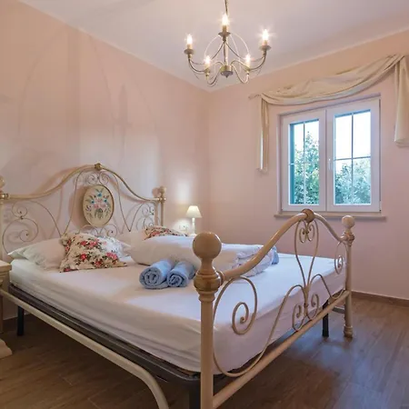 Apartamento In With Kitchen Pula