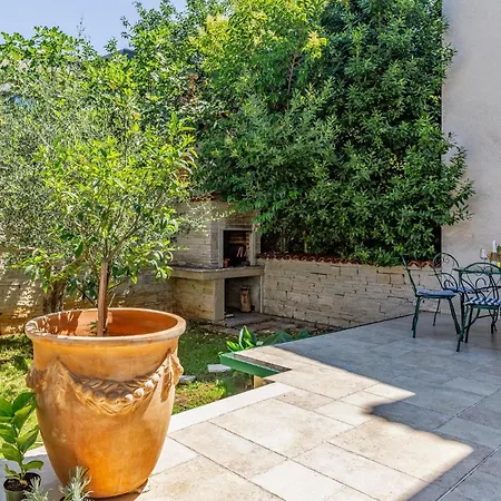 In With Kitchen * Pula